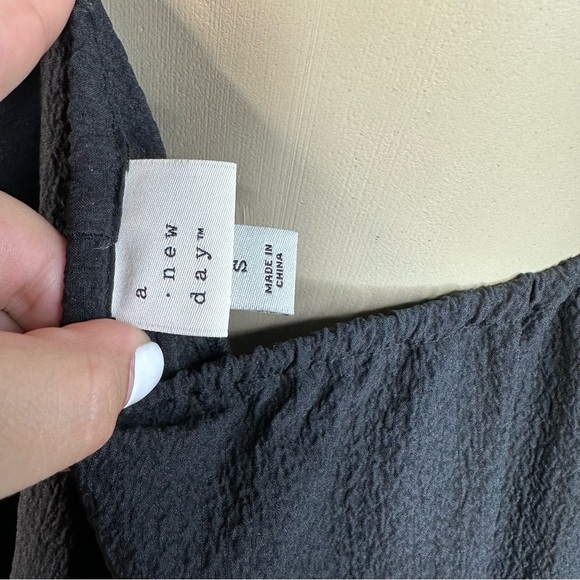 Black halter style  dress nwt - Picture 9 of 9